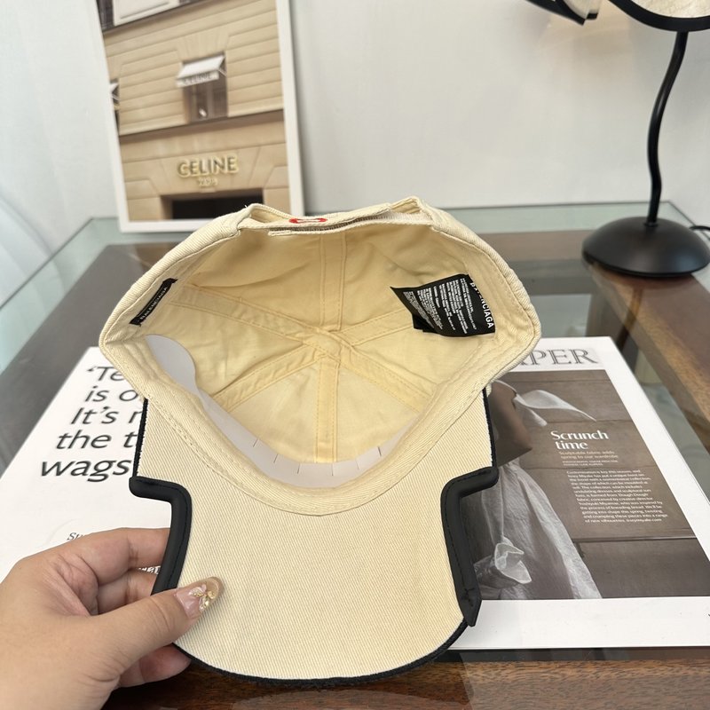 발렌시아가 레터 신상 볼캡 001-270562