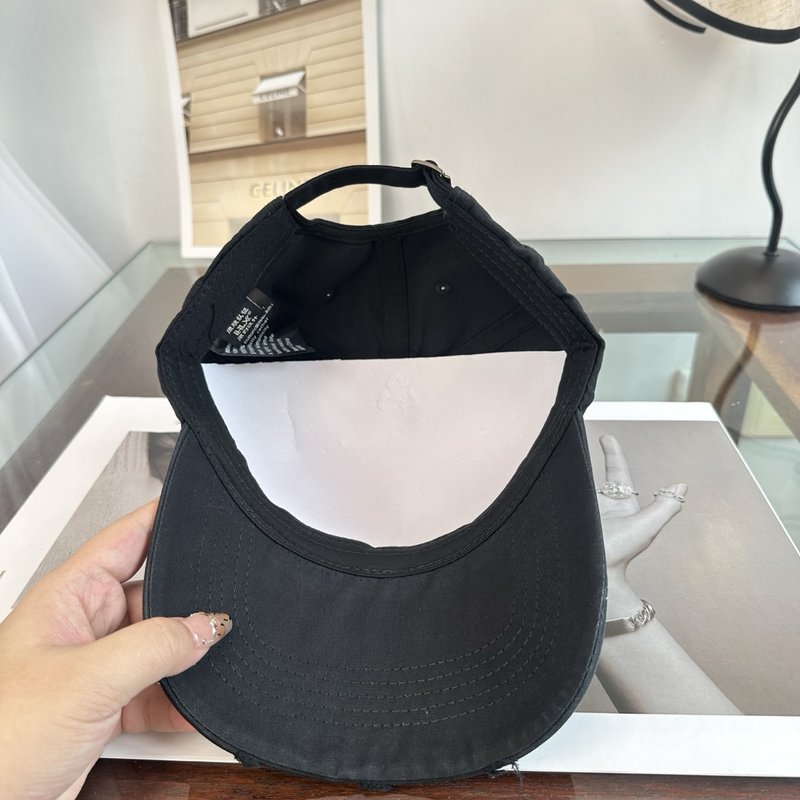 발렌시아가 레터 볼캡 001-270572