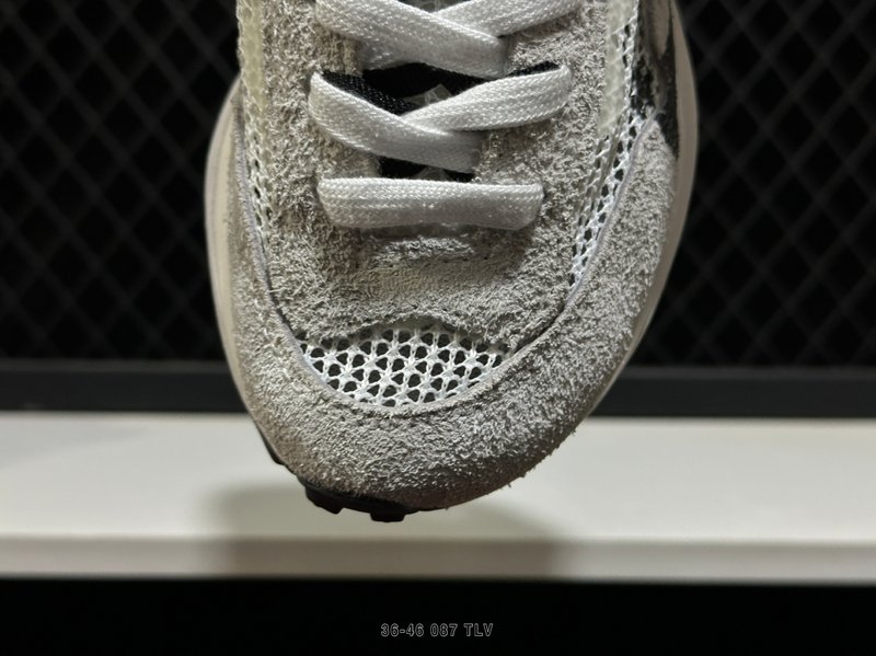 나이키 Vaporwaffle Sacai 화이트 블랙 레 001-270667