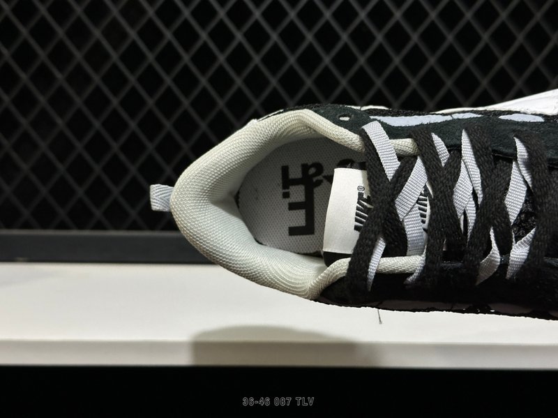나이키 Vaporwaffle Sacai 레트로 운동화 001-270666