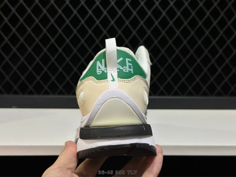 나이키 Sacai 콜라보 페가수스 베이퍼플라이 SP 001-270672