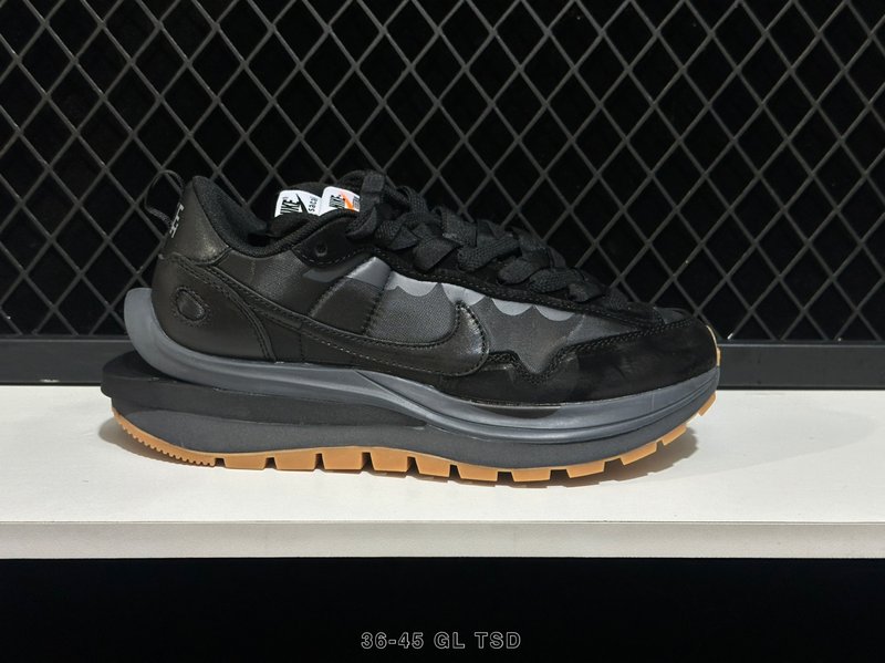 나이키 사카이 러닝화 001-270676
