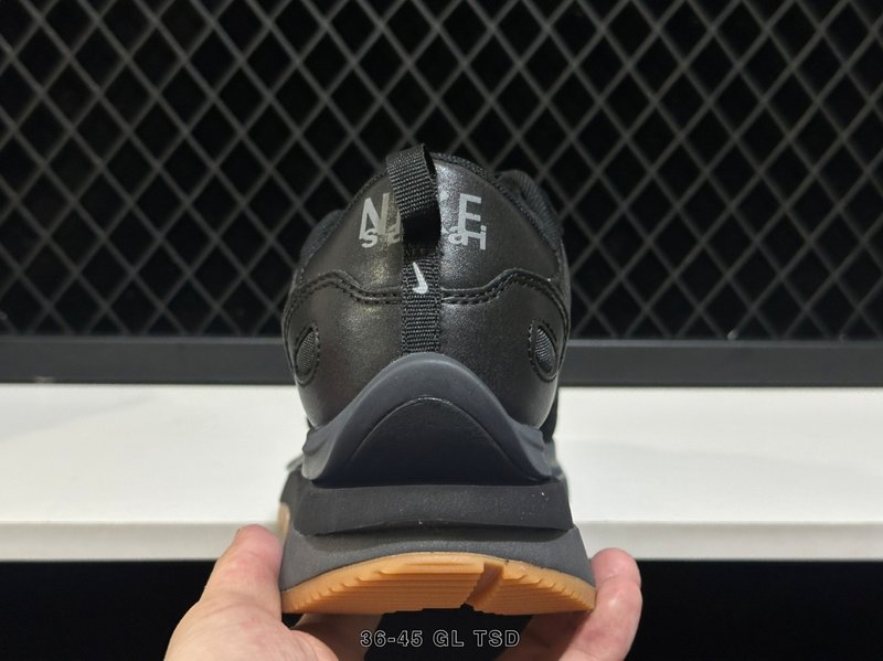 나이키 사카이 x 페가수스 베이퍼플라이 SP 001-270677