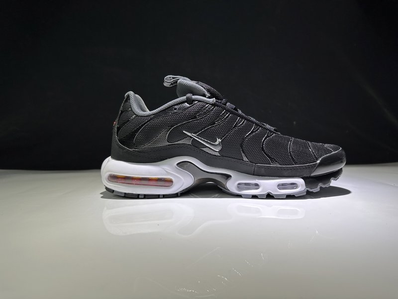나이키 AIR MAX PLUS 풀에어쿠션 러닝화 001-270692