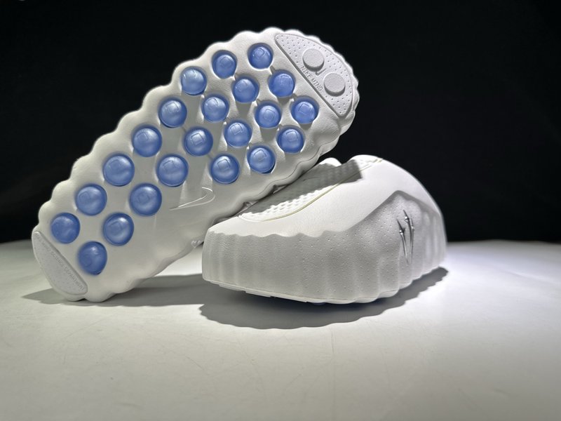 나이크 협업 마사지 슬리퍼 Nocta x Nike Mi 001-270808