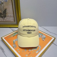 Acne 스마일 볼캡 001-270844