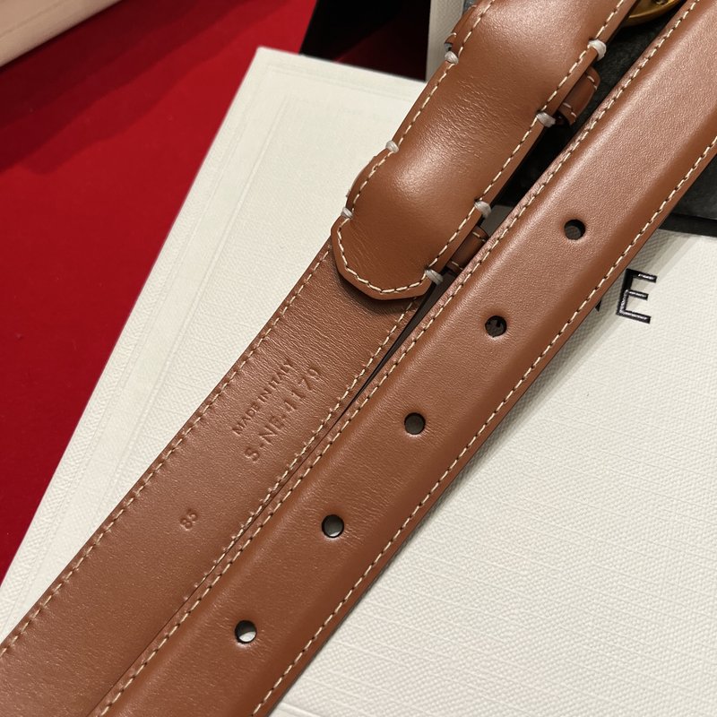 셀린 트리옴프 벨트 2.5cm 송아지가죽 001-270971