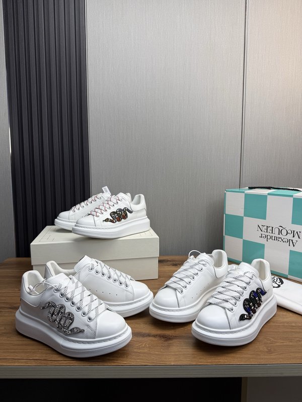 Alexander McQueen 한정판 뱀띠 스니커즈 001-271106