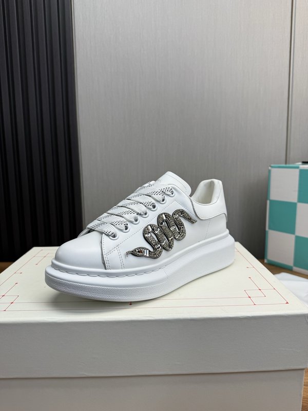 Alexander McQueen 한정판 뱀띠 스니커즈 001-271106