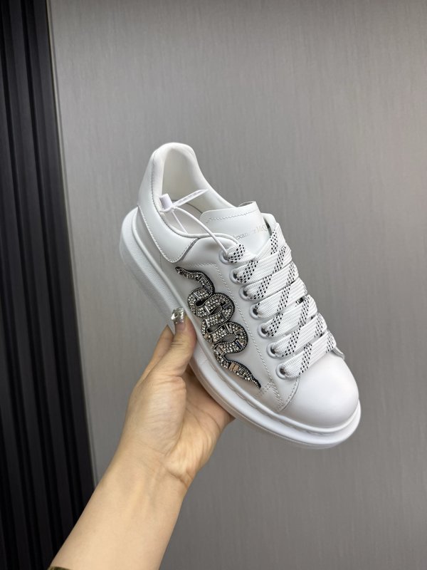 Alexander McQueen 한정판 뱀띠 스니커즈 001-271106
