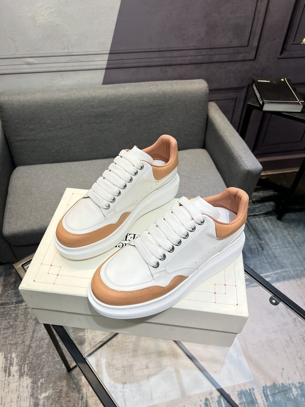 Alexander McQueen 와이드 스니커즈 001-271143