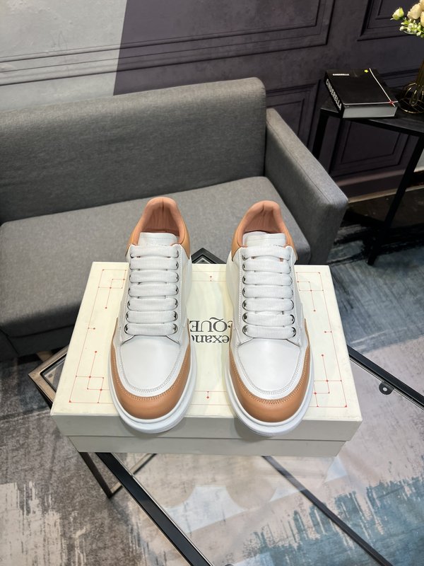 Alexander McQueen 와이드 스니커즈 001-271143