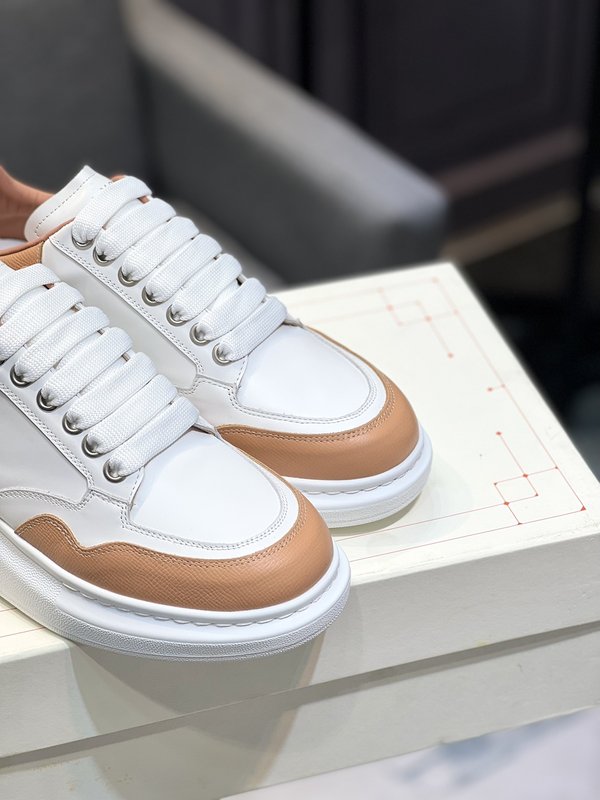 Alexander McQueen 와이드 스니커즈 001-271143