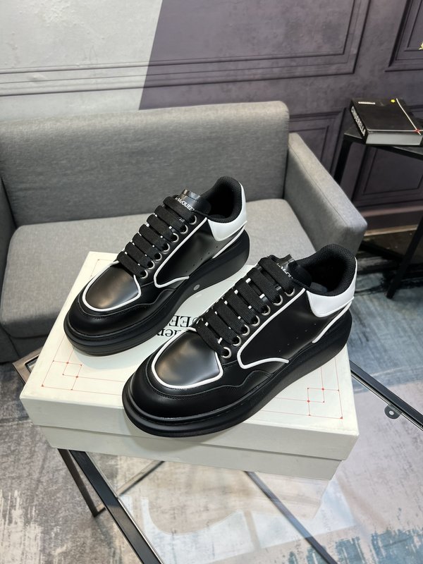 Alexander McQueen 와이드 스니커즈 001-271151