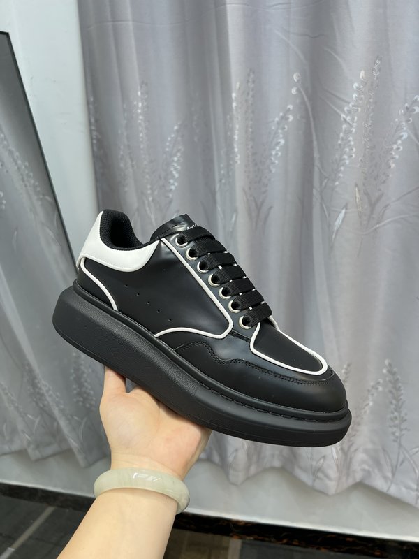 Alexander McQueen 와이드 스니커즈 001-271151
