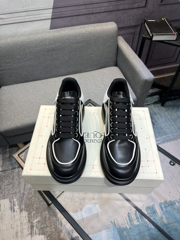 Alexander McQueen 와이드 스니커즈 001-271151