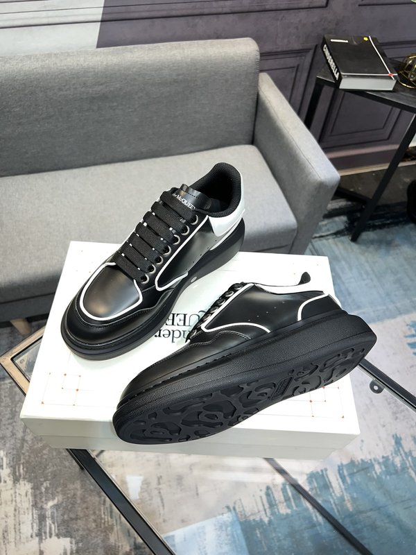 Alexander McQueen 와이드 스니커즈 001-271151