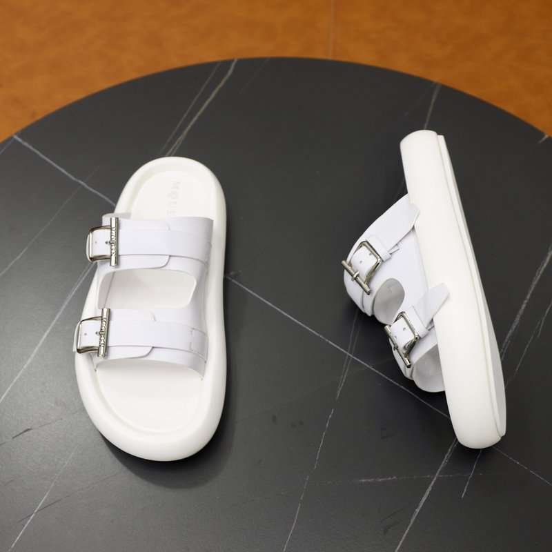 맥퀸 남성 패션 샌들 슬리퍼 001-271223
