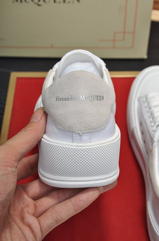 맥퀸 신상 커플 캔버스화 001-271224