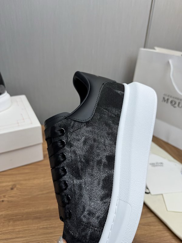 Alexander McQueen 남녀공용 운동화 001-271272
