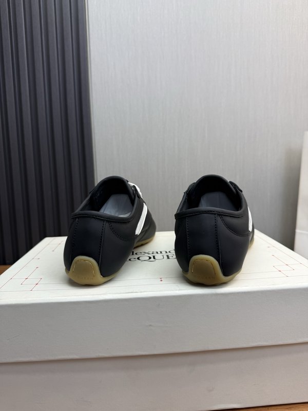 맥퀸 독일군 훈련화 커플 001-271287