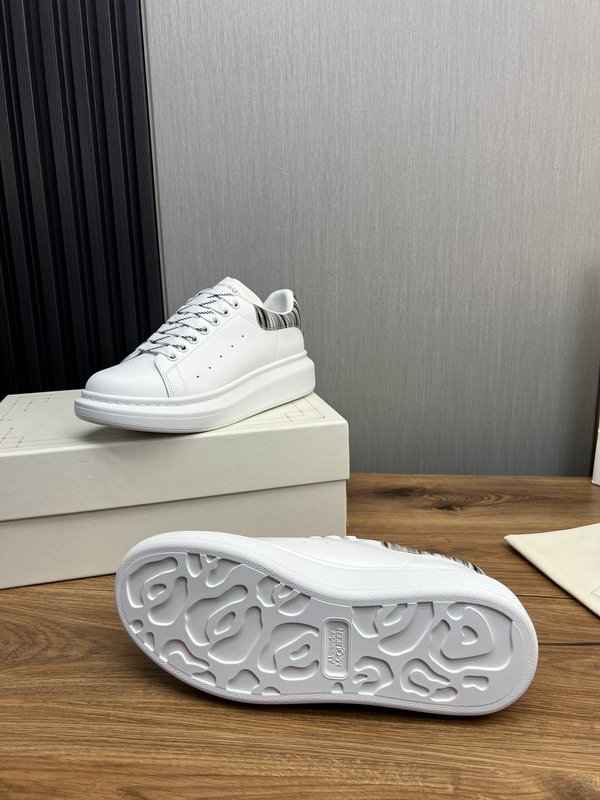 Alexander McQueen 커플 화이트 운동화 001-271353