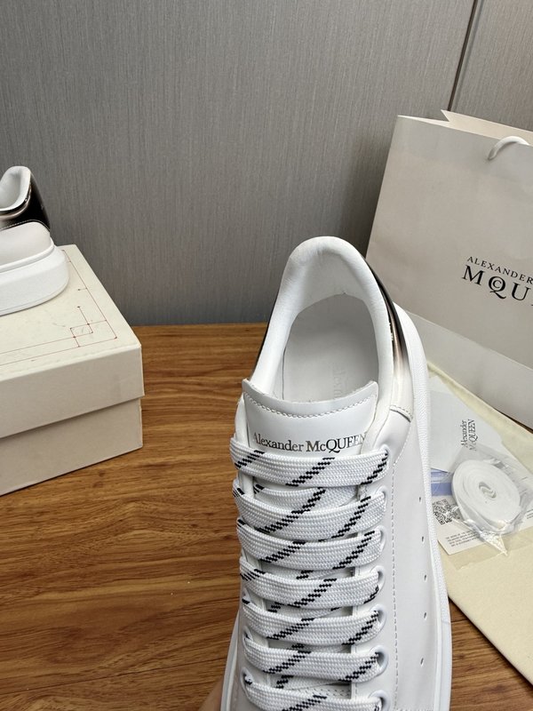 Alexander McQueen 커플 스니커즈 001-271377