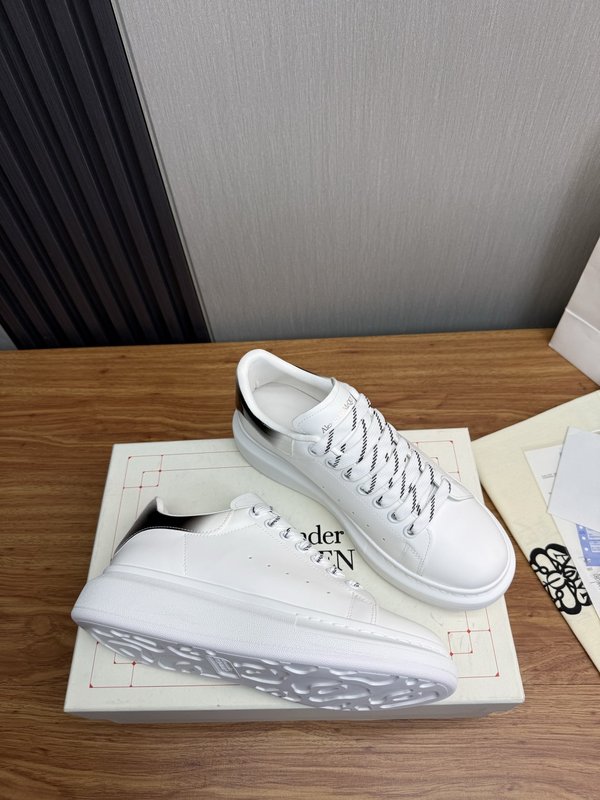 Alexander McQueen 커플 스니커즈 001-271377