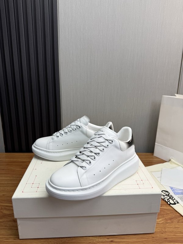 Alexander McQueen 커플 스니커즈 001-271377