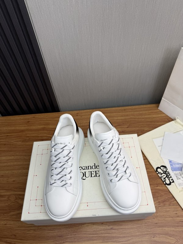 Alexander McQueen 커플 스니커즈 001-271377