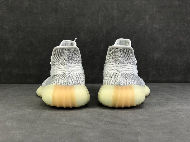 YEEZY 350 V2 회색 별빛 001-271441