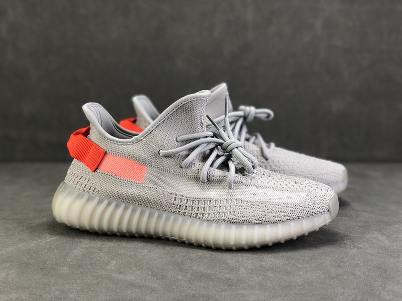 Yeezy 350 V2 테일 라이트 바스프 001-271445