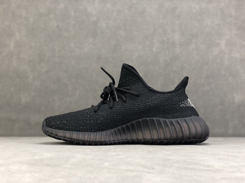 코코넛 350v2 블랙 & 화이트 001-271457