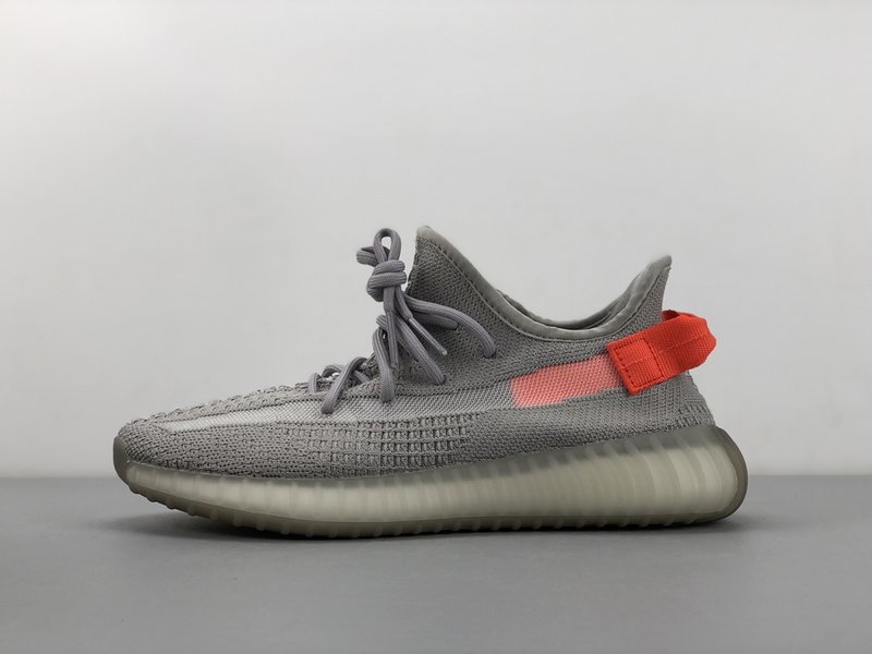 Yeezy Boost 테일라이트 운동화 001-271469