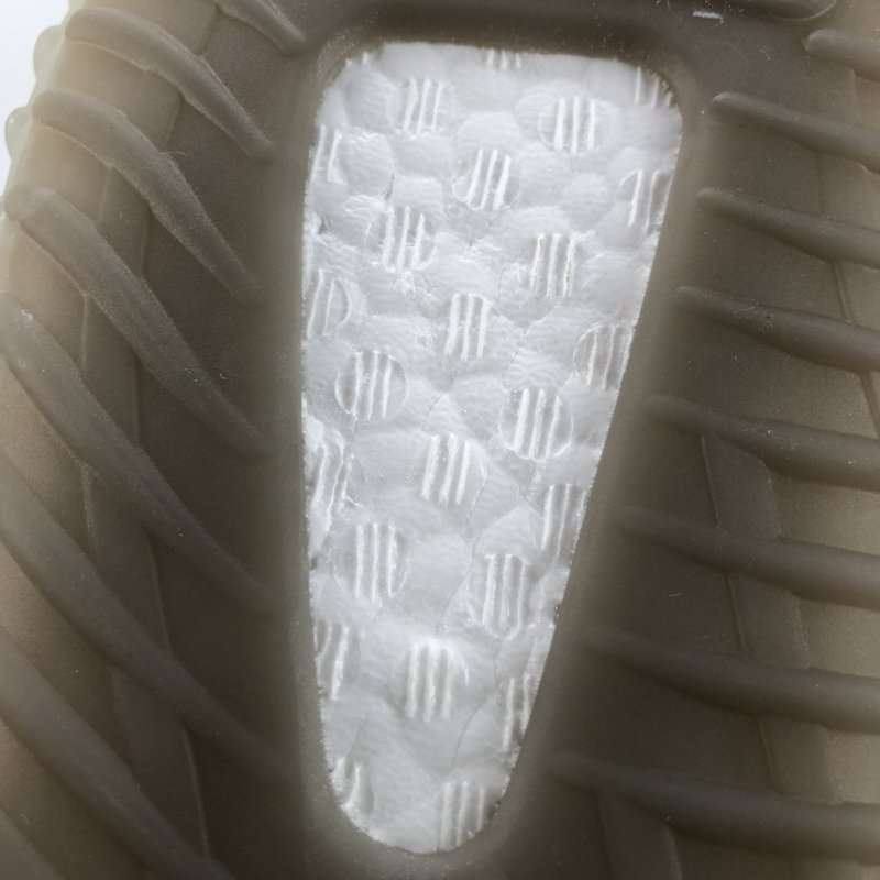 Yeezy Boost 테일라이트 운동화 001-271469