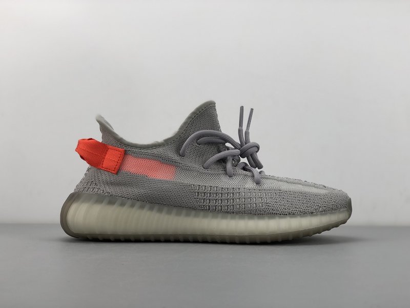 Yeezy Boost 테일라이트 운동화 001-271469