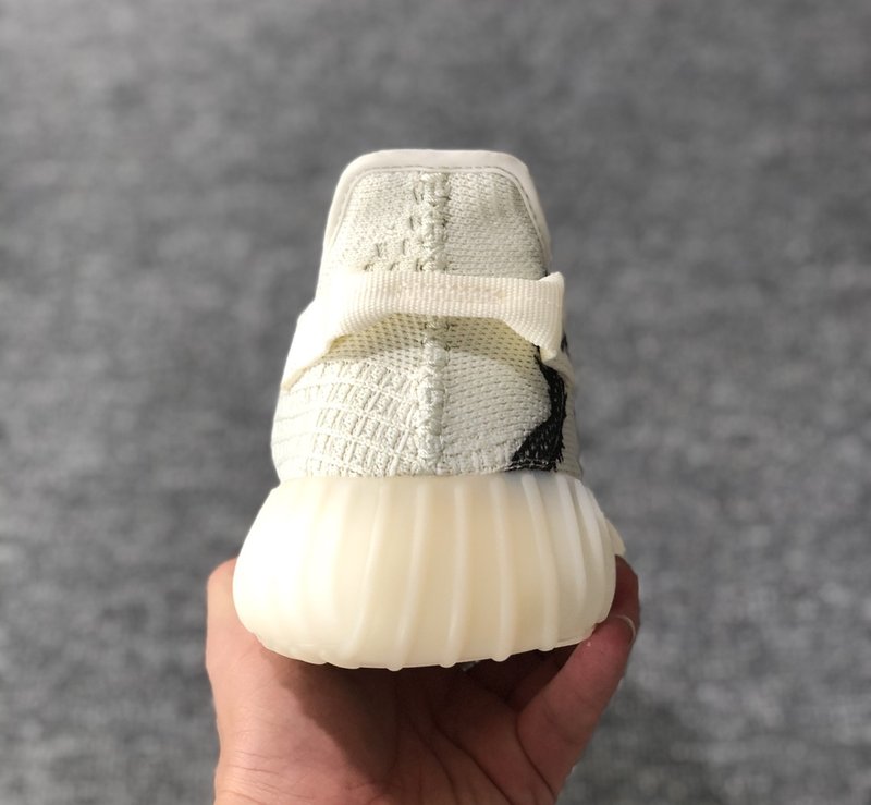 아디다스 Yeezy 350v2 용년 한정판 흰색/검정색 001-271481