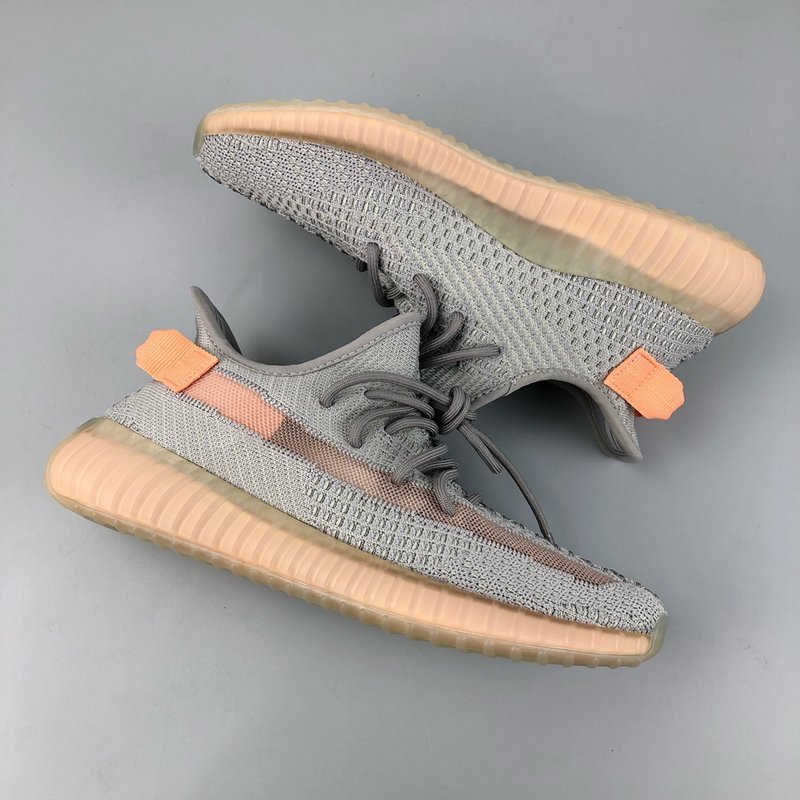 Yeezy Boost 350 V2 운동화 001-271487