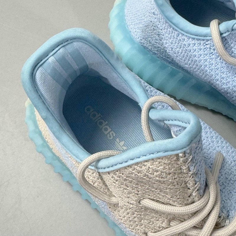 Yeezy 350 V2 하늘색 스니커즈 001-271492