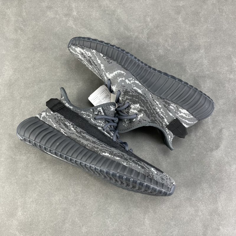 이지 부스트 350 V2 레인보우 그레이 001-271493
