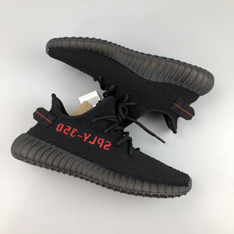 Yeezy 350 V2 블랙레드 스니커즈 001-271509