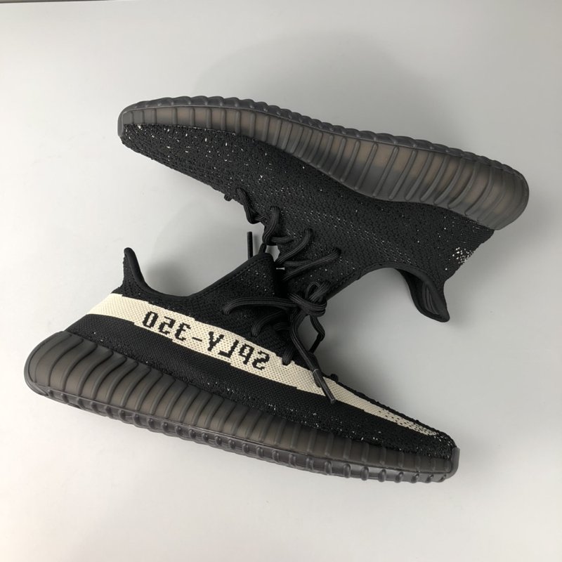 Yeezy 350v2 블랙/화이트 001-271514