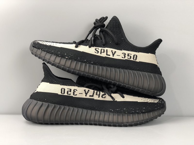 Yeezy 350v2 블랙/화이트 001-271514