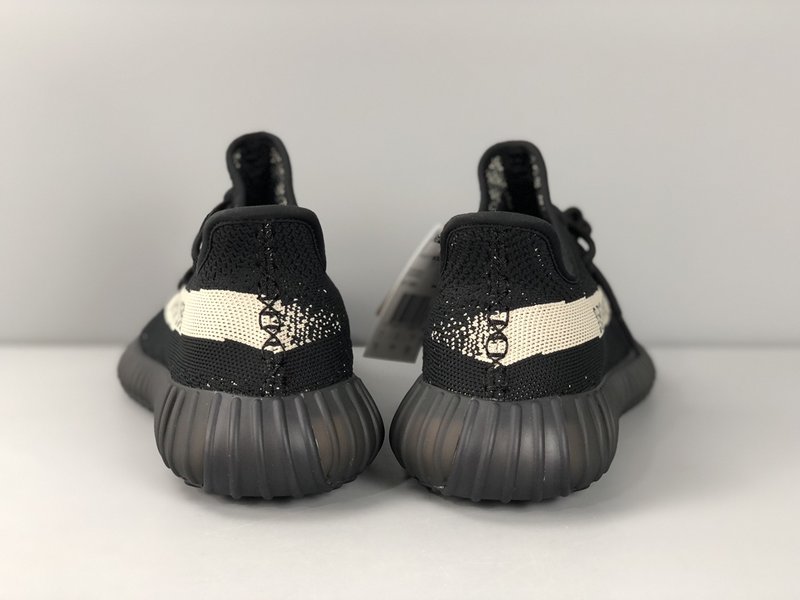 Yeezy 350v2 블랙/화이트 001-271514