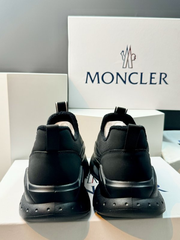 Moncler 남성 아웃도어 운동화 001-271590