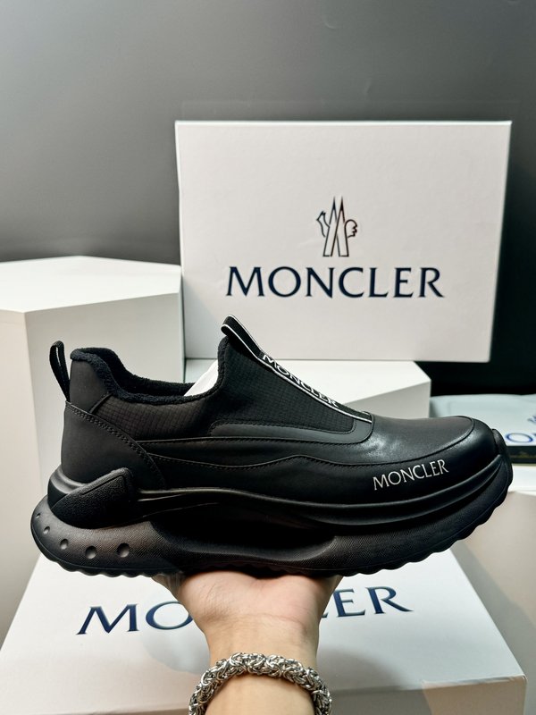 Moncler 남성 아웃도어 운동화 001-271590