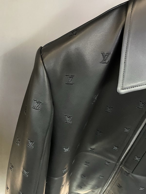 LV 짙은무늬 자수 양피 자켓 001-271777