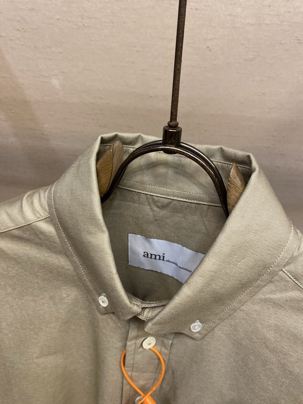 Ami Paris 러브 자수 포켓 셔츠 001-271849