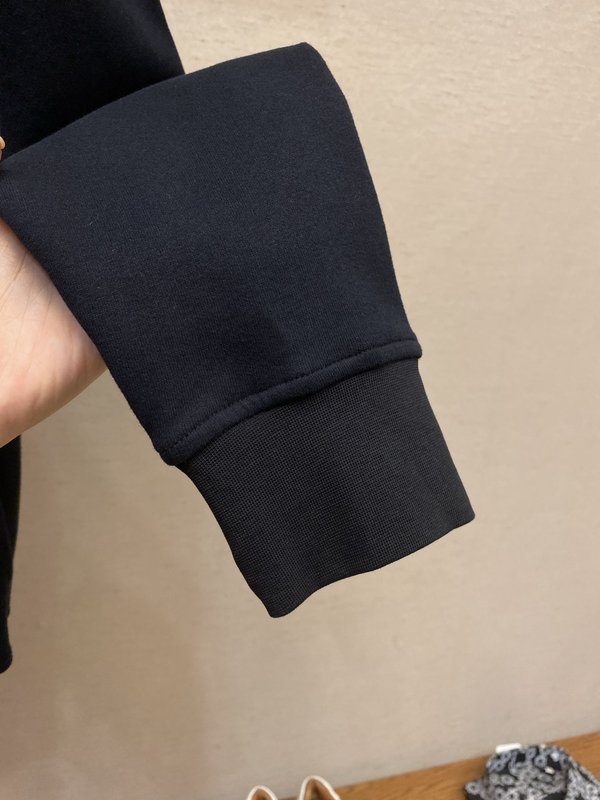 Ralph Lauren 골드 자수 하이넥 스웨트셔츠 001-272015