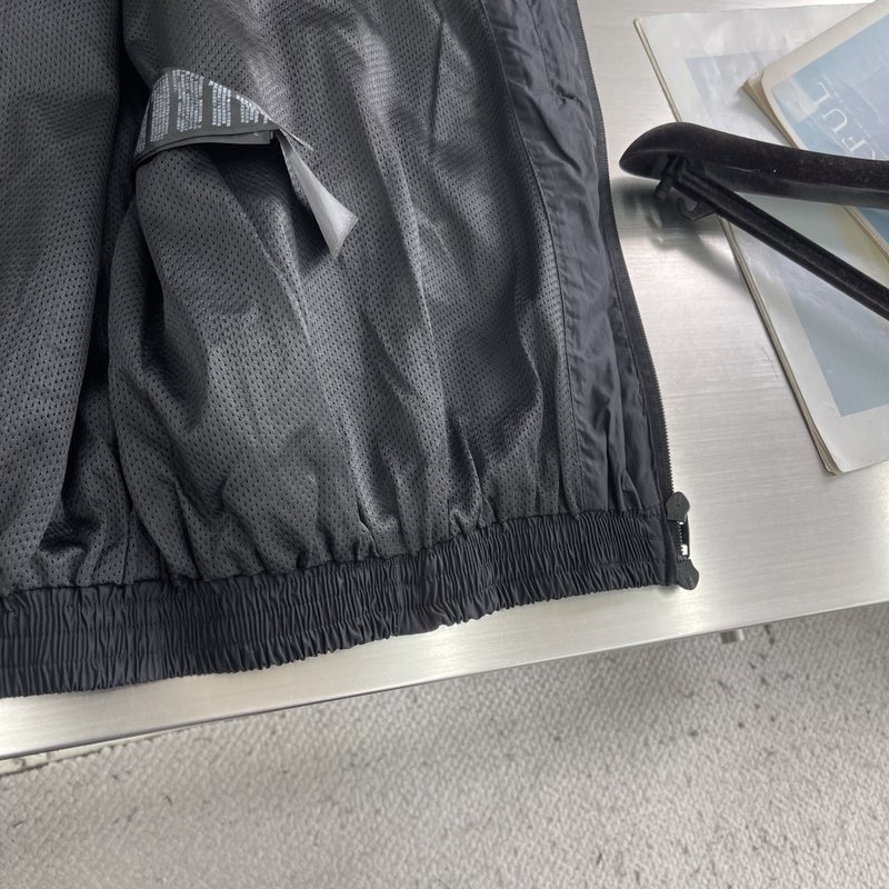 Balenciaga 로고 자수 하이넥 자켓 001-272046